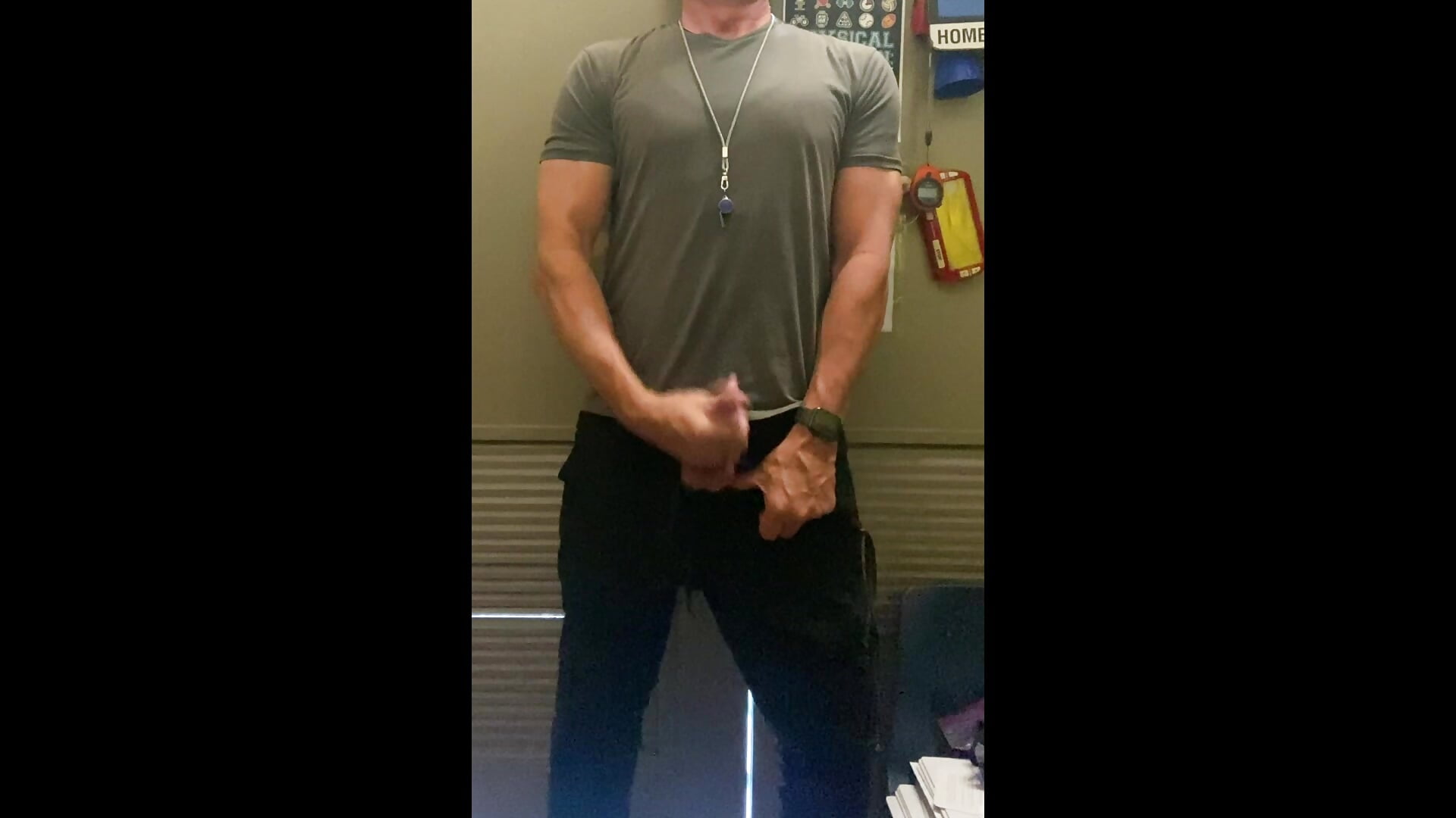 Buff Dilf Coach JockDad87 Whistle CumShot - DILFJockDad87 캠 모델의 동영상