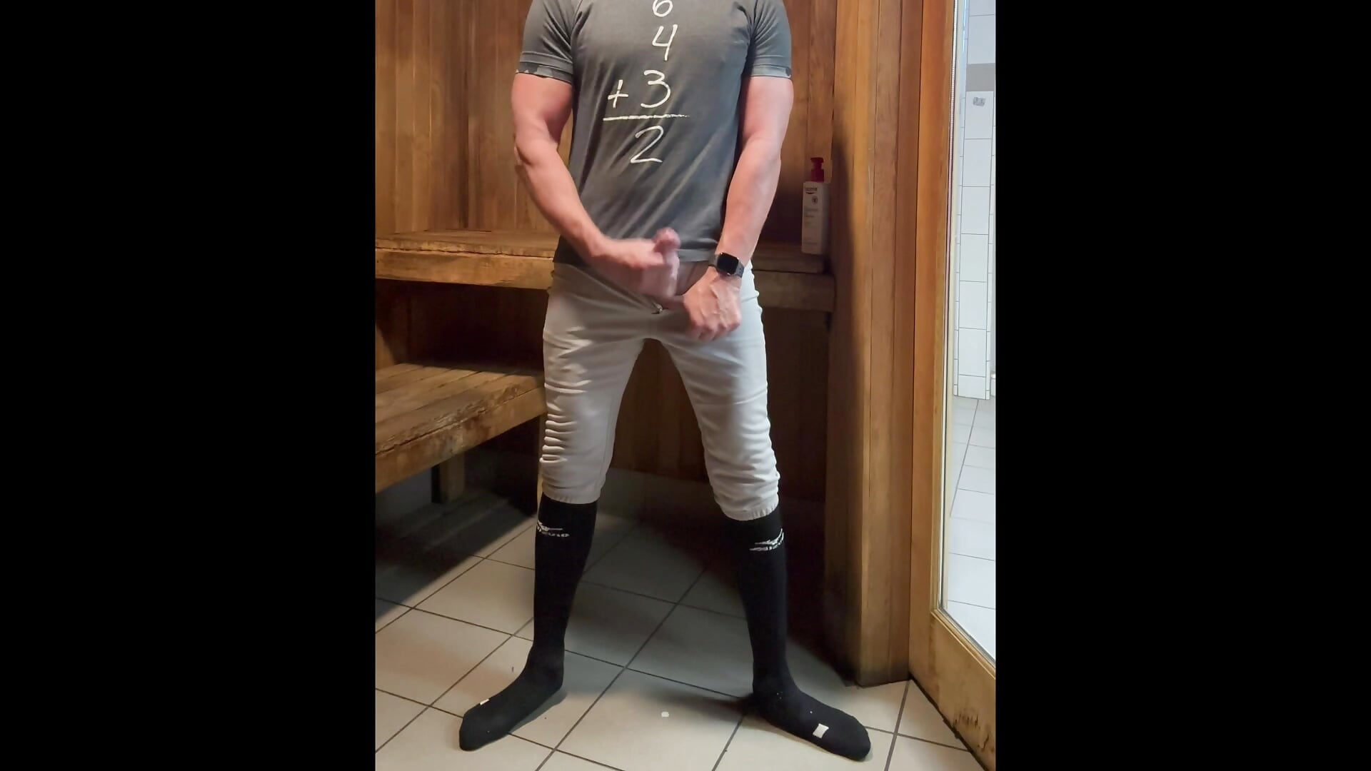 Alpha Fun in the Locker Room with JockDad87 Part3 - DILFJockDad87 캠 모델의 동영상