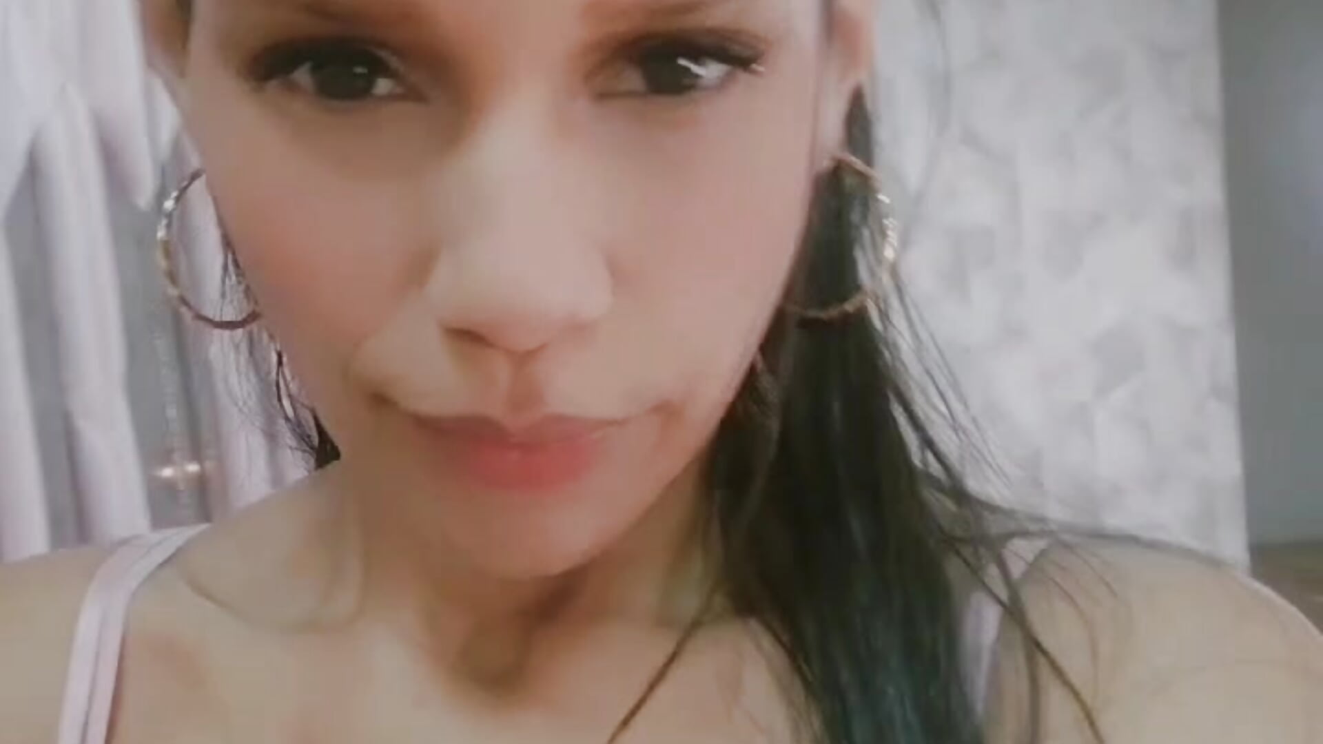 Today, clothes hinders ... and you also do not come💗✨ - video by AmiraJordan01 cam model