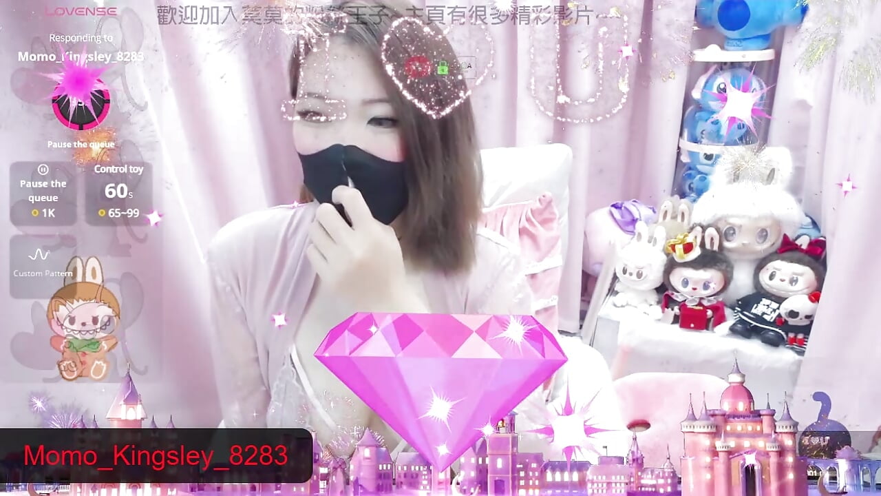 King送的第10次鑽石~~卡住了可是！我沒有被嚇到 - momoLoveLuna主播的视频