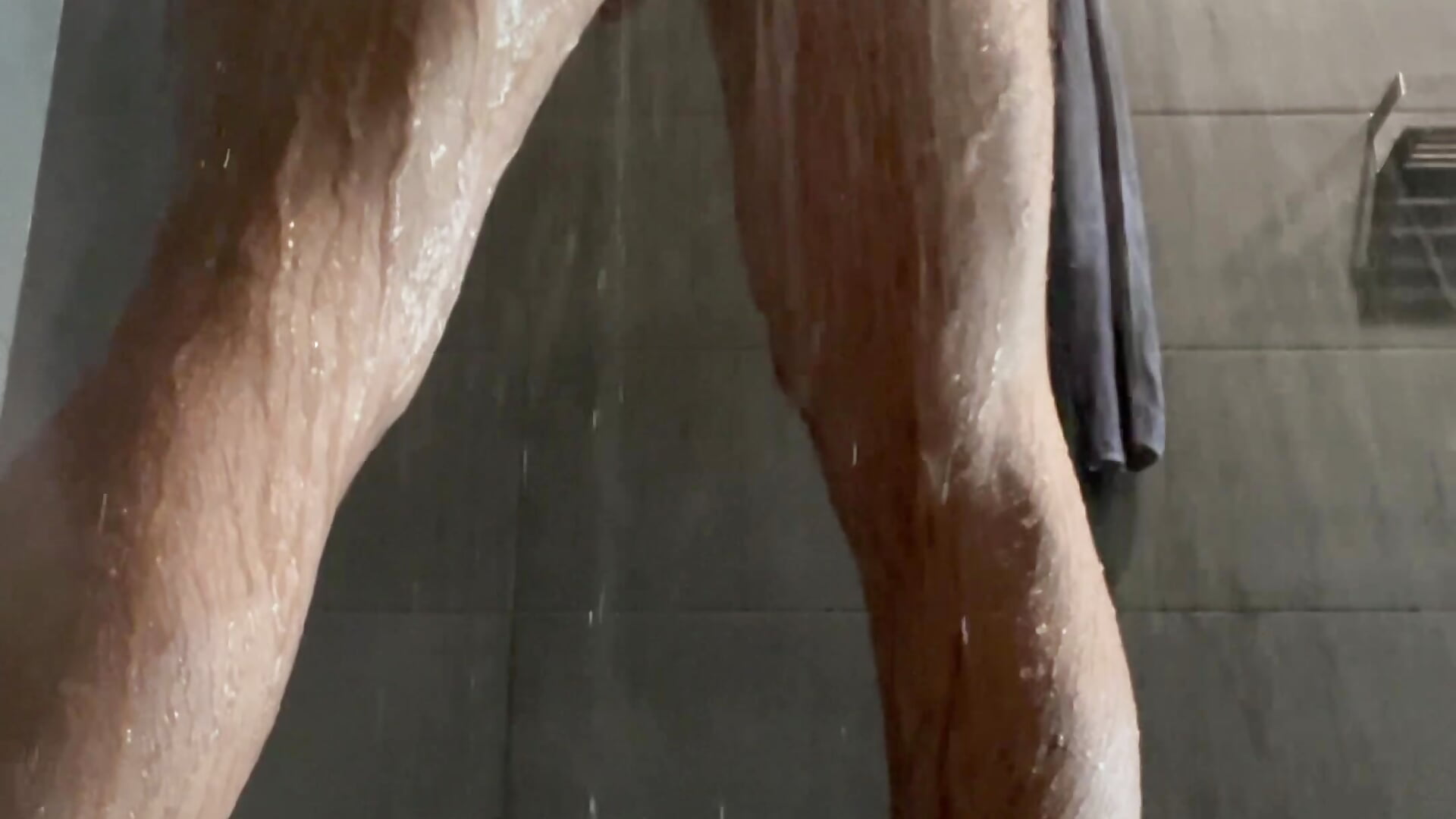 Shower in the gym 🥵 - video oleh model kamera Mohdollmen