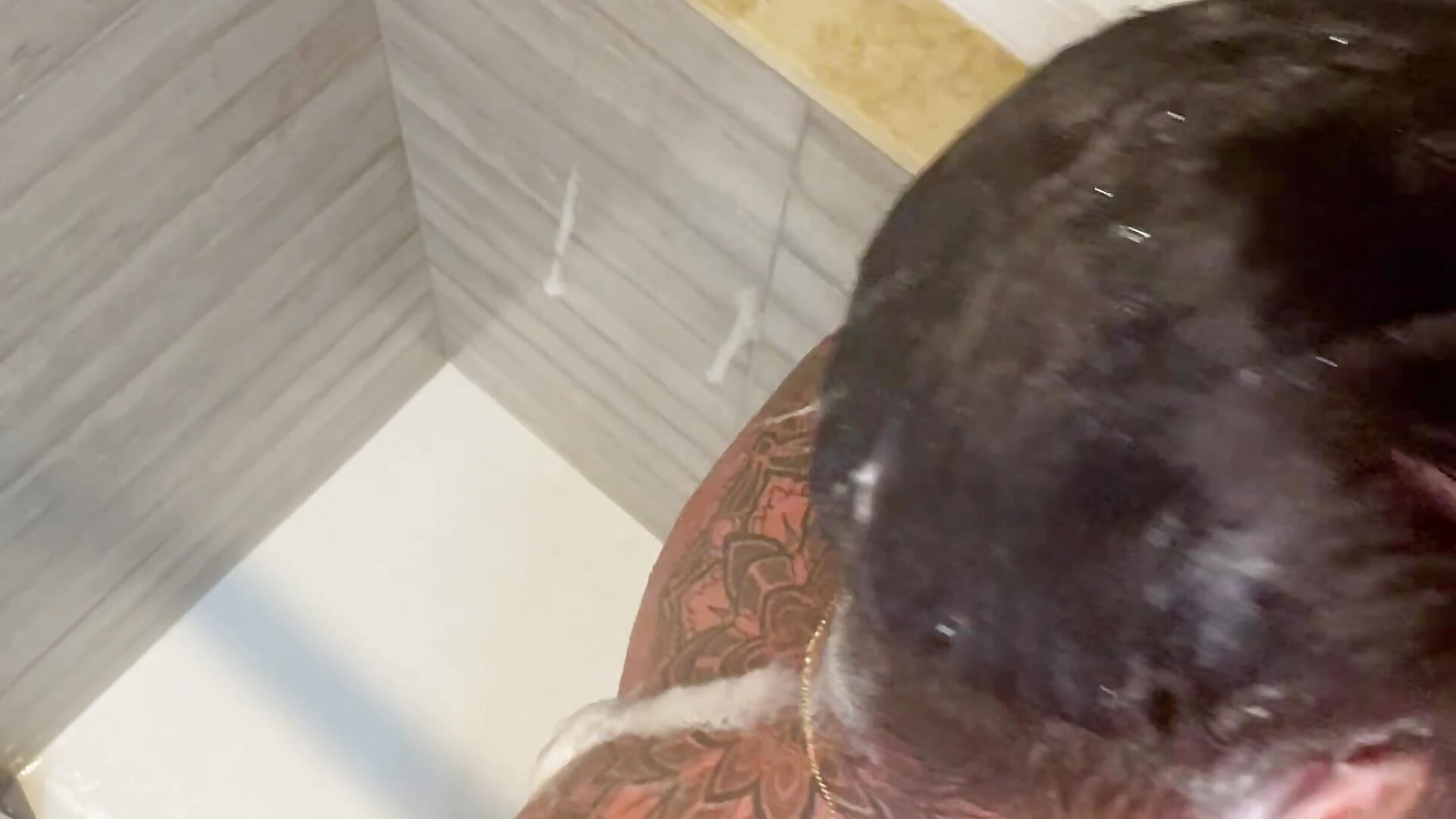 come shower with me - video by GustavoVegasAndRyderFox cam model