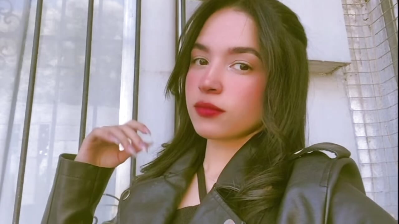 Kiss - video by sofia_model cam model