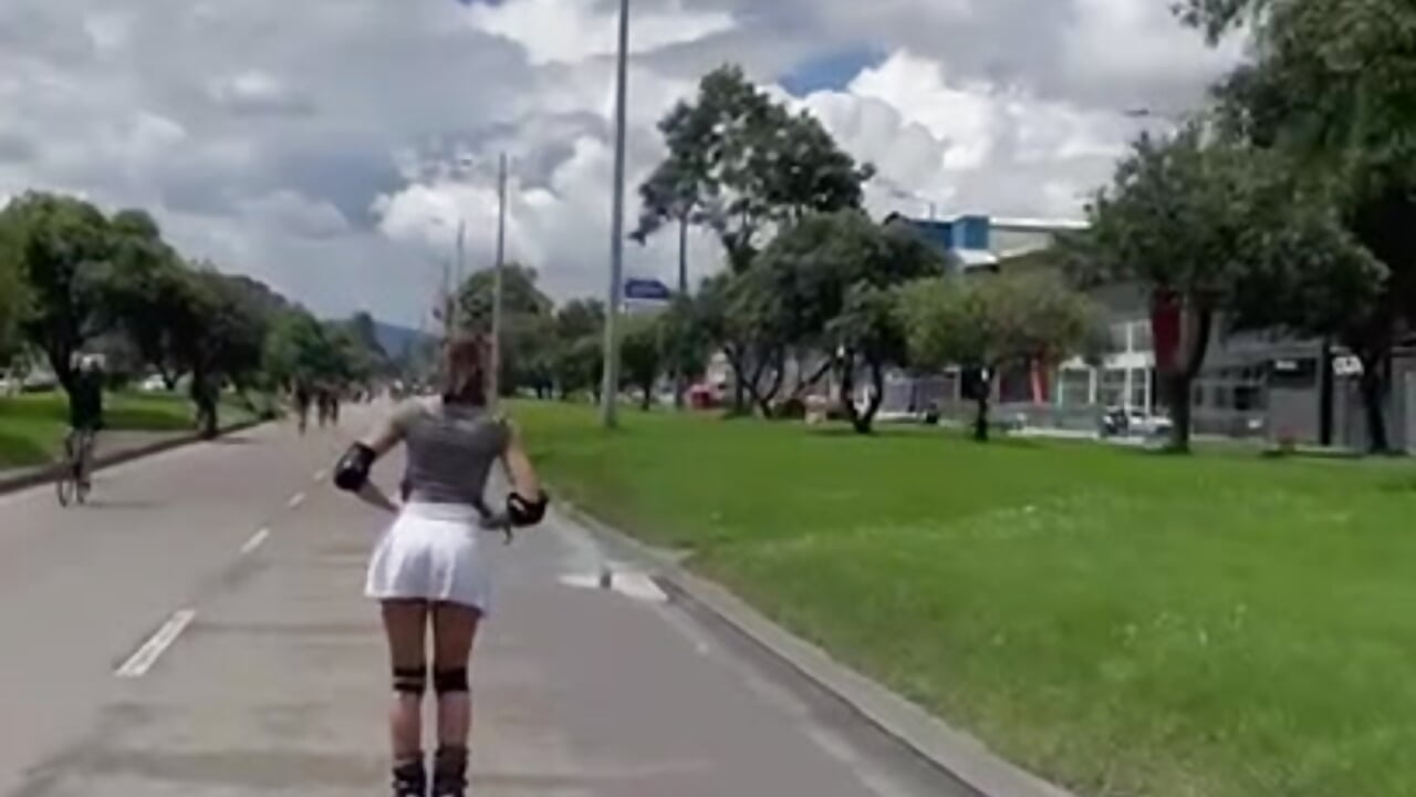 Roller-skate - video by Lexxx1_ cam model