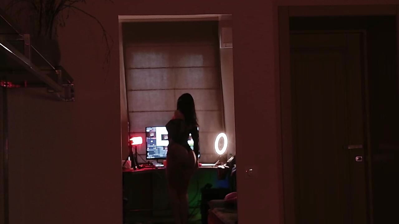 [28 Oct 14:16] Public Show - video Di_na_Bell kameramallilta