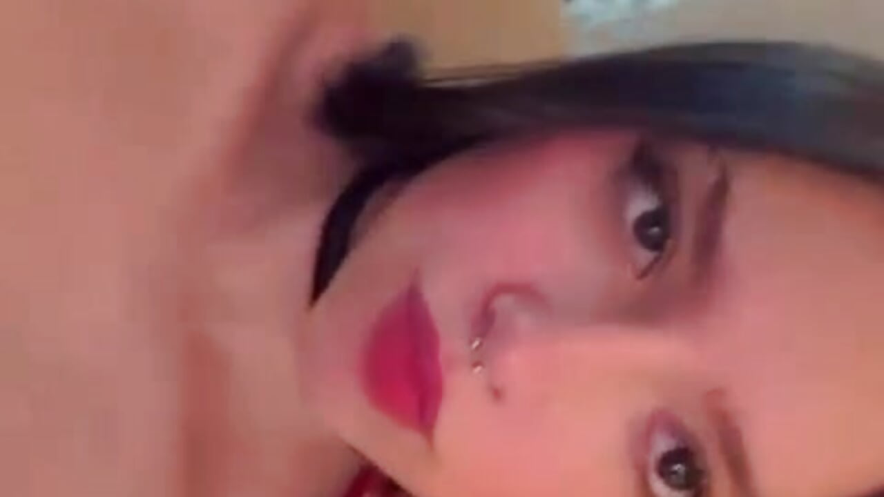 Piercing, I have it here and in other donuts hehe. - zoe__blaze主播的视频