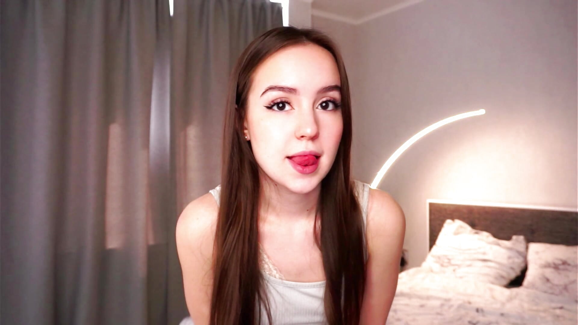 Little teasing you^^ - video by Elizabeth_Heartley cam model