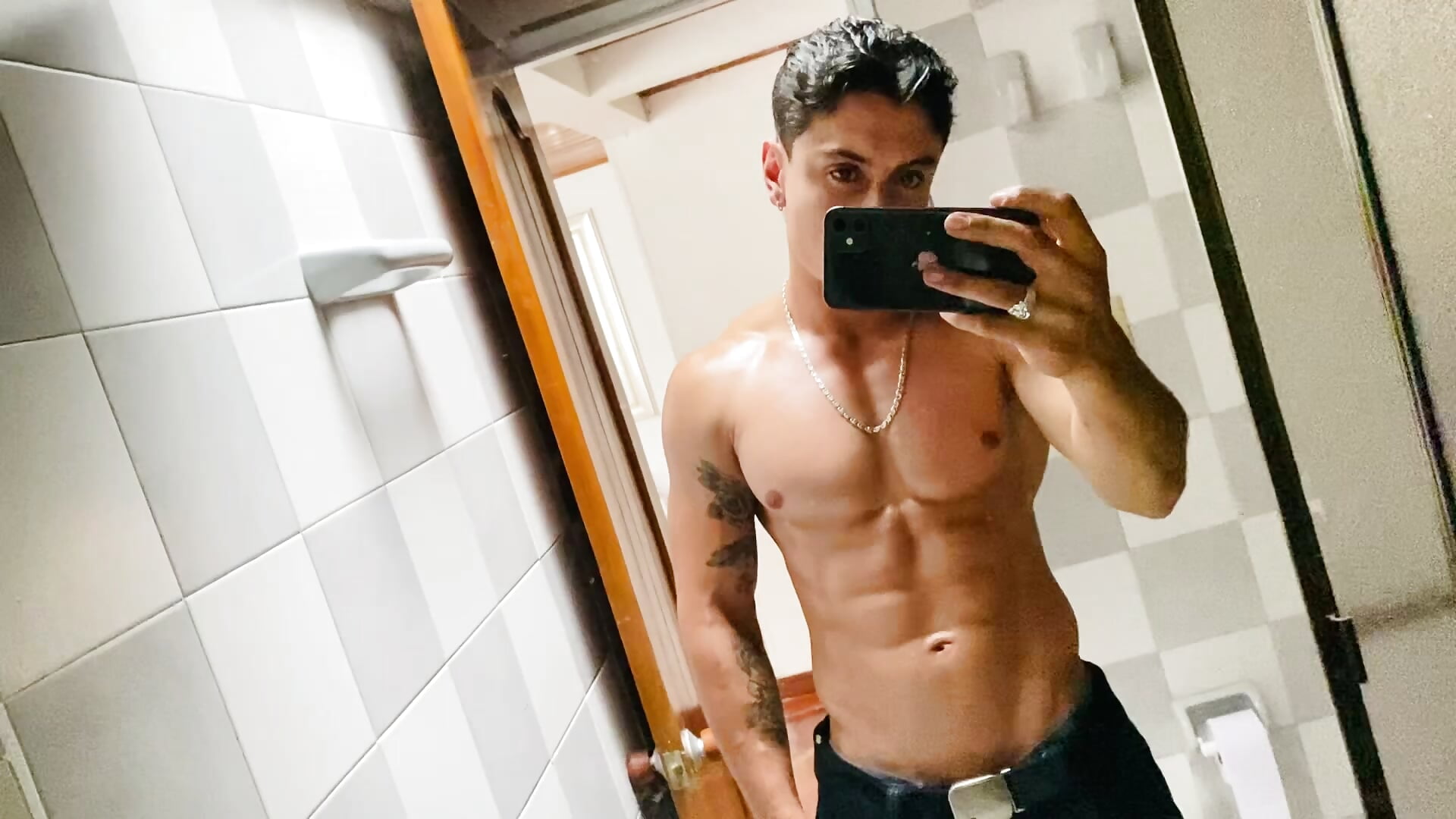 Hey there!!!! - video by MR_MUSCLE cam model