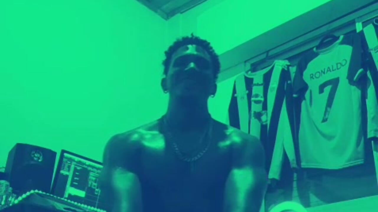 SENSUAL baile reggae roottss - clip cu SevenDaddy7 model videochat