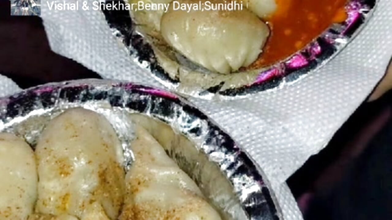 Yummy yummy momos🤤😌 - video av Adorable_Ayesha cam model