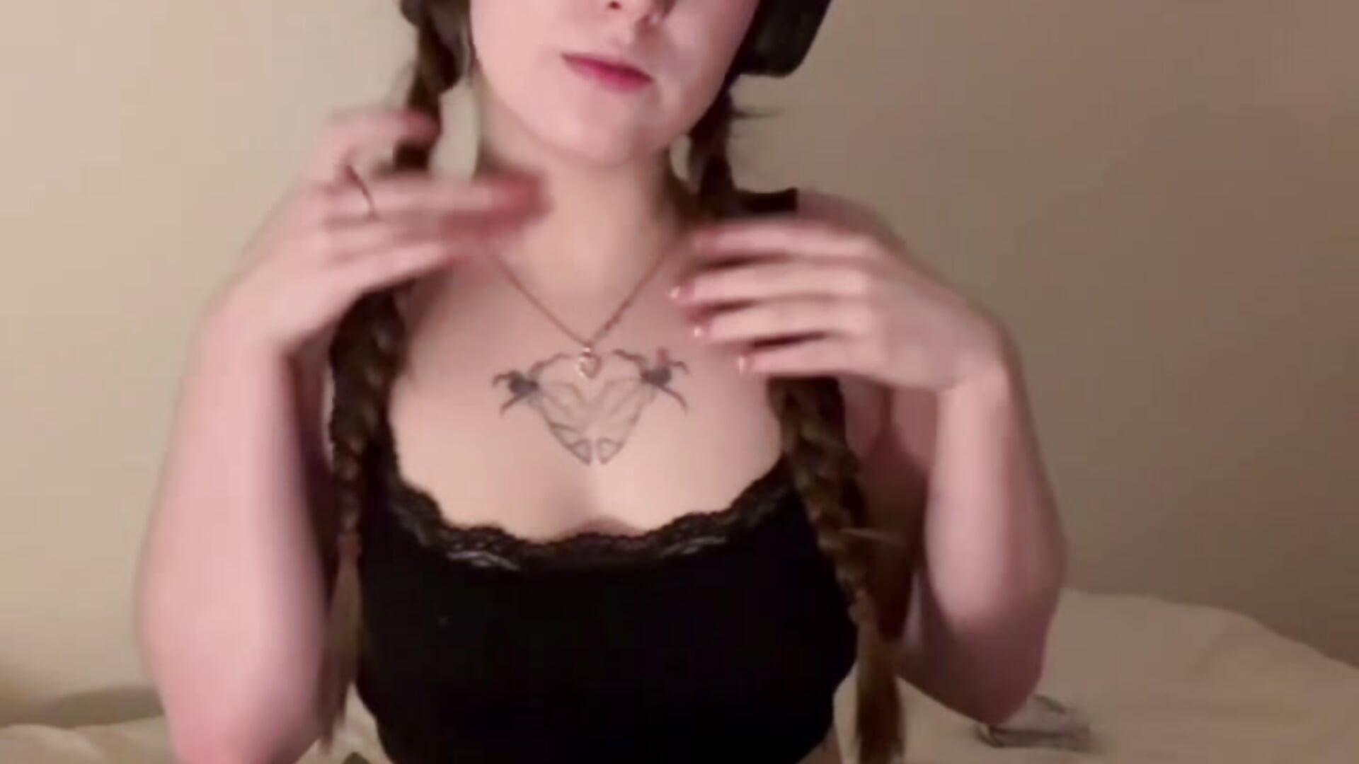 ⭐️⭐️⭐️star girl⭐️⭐️⭐️ - dont look between my legs 🤭 – video od webkamerové modelky cuteperseon
