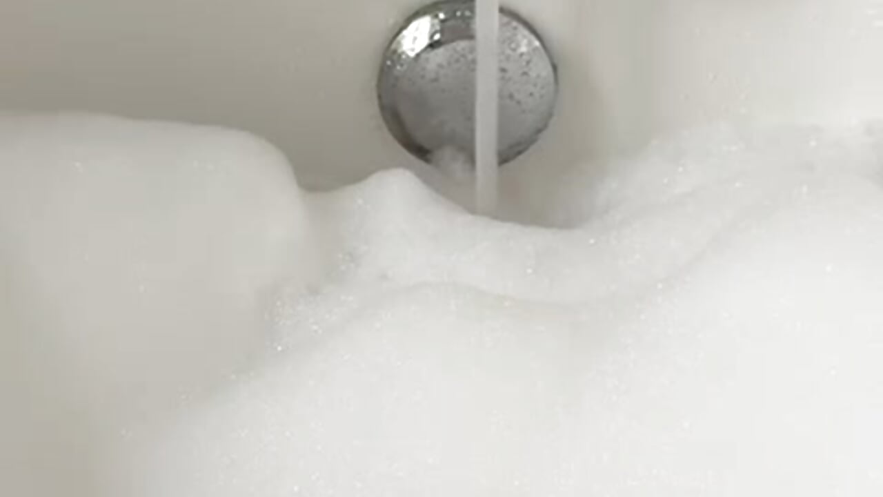 feet in bubbles - video by hannacutegod cam model