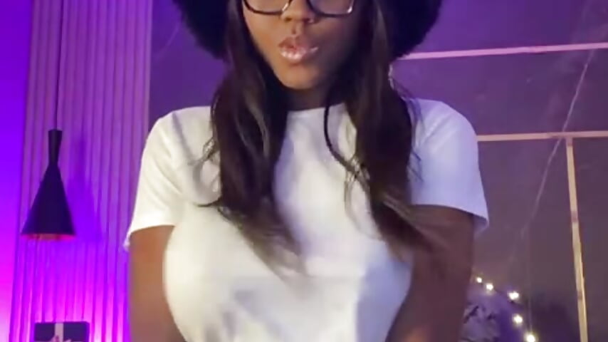 I am your flirty girl - video by ParisSalvatore cam model