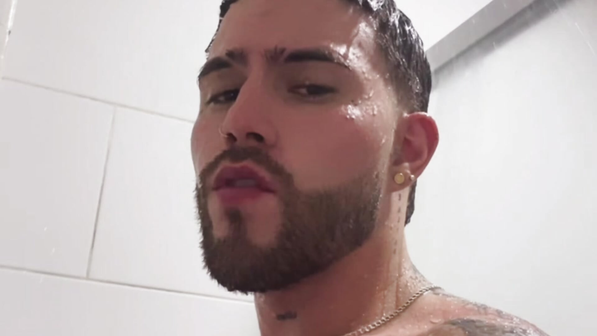 Música en la ducha 🔥 - video oleh Ades_Lowe kamera model