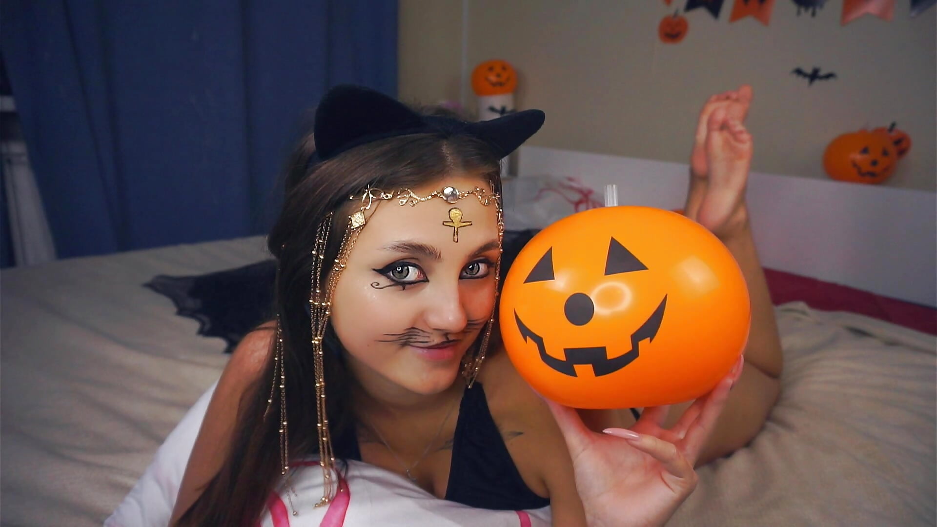 Halloween is scary and hot - video by LoraDavi cam model