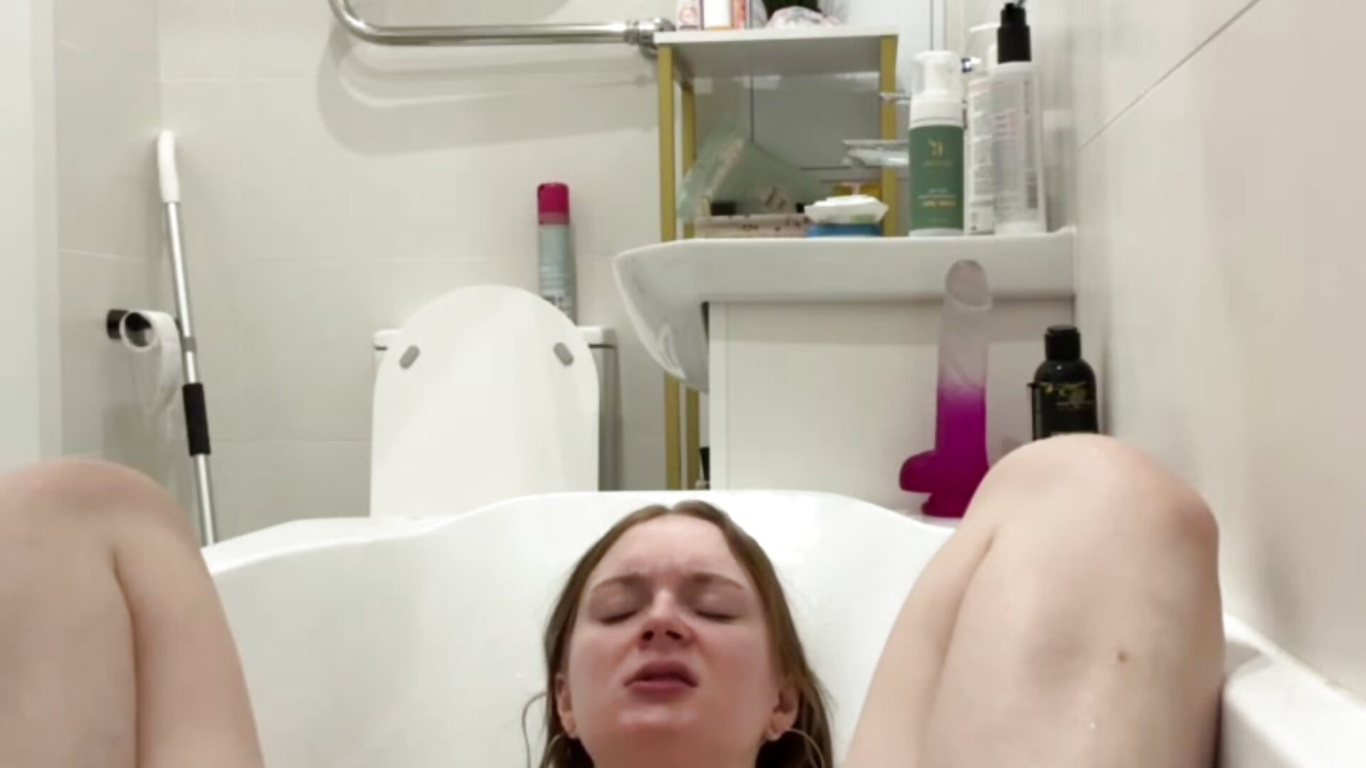 Liza playing with herself - vidéo du modèle de showcams Sinner-s