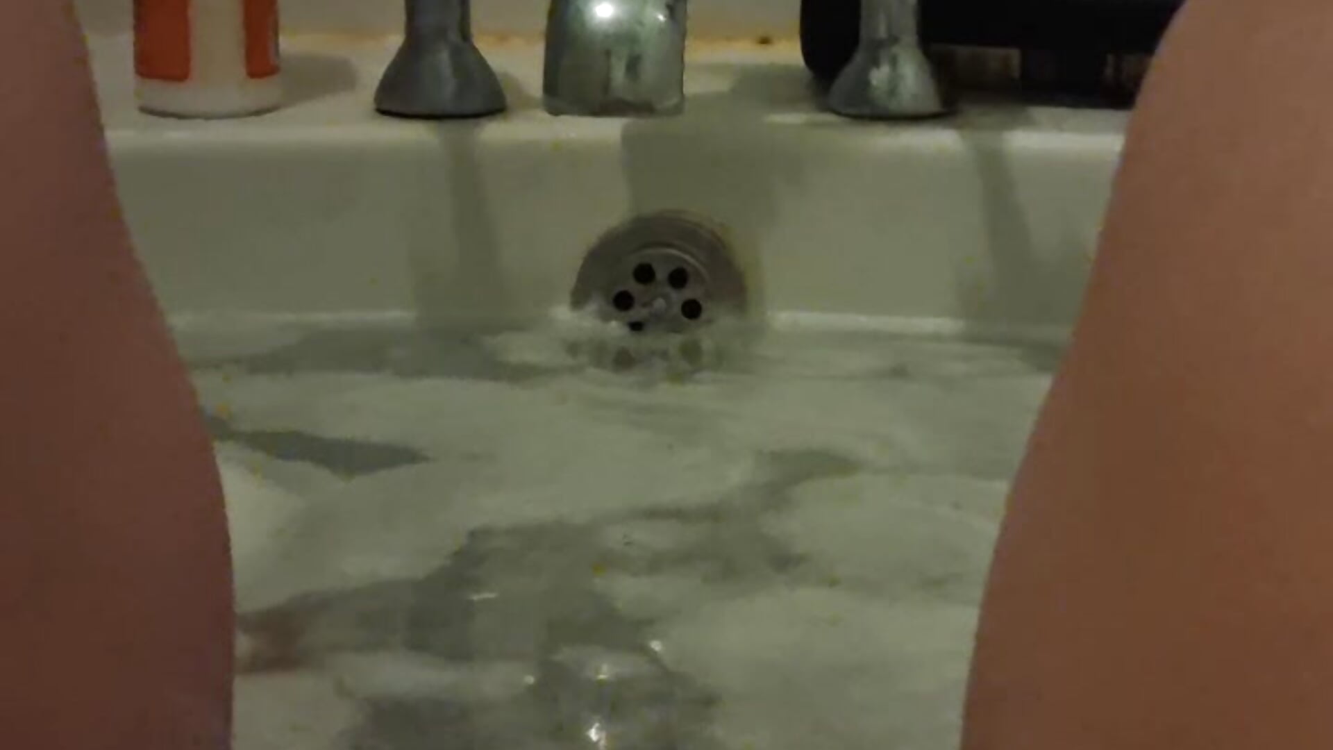 Fart in bath - vídeo de la modelo de cam Bouncy-Bella28X