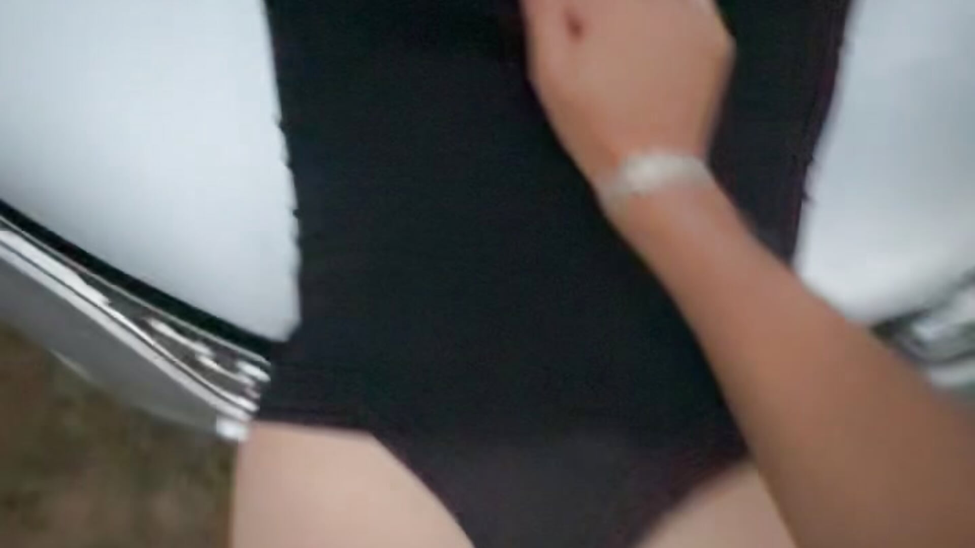 levrette sur le capot !!! - βίντεο μοντέλου parisse_trans