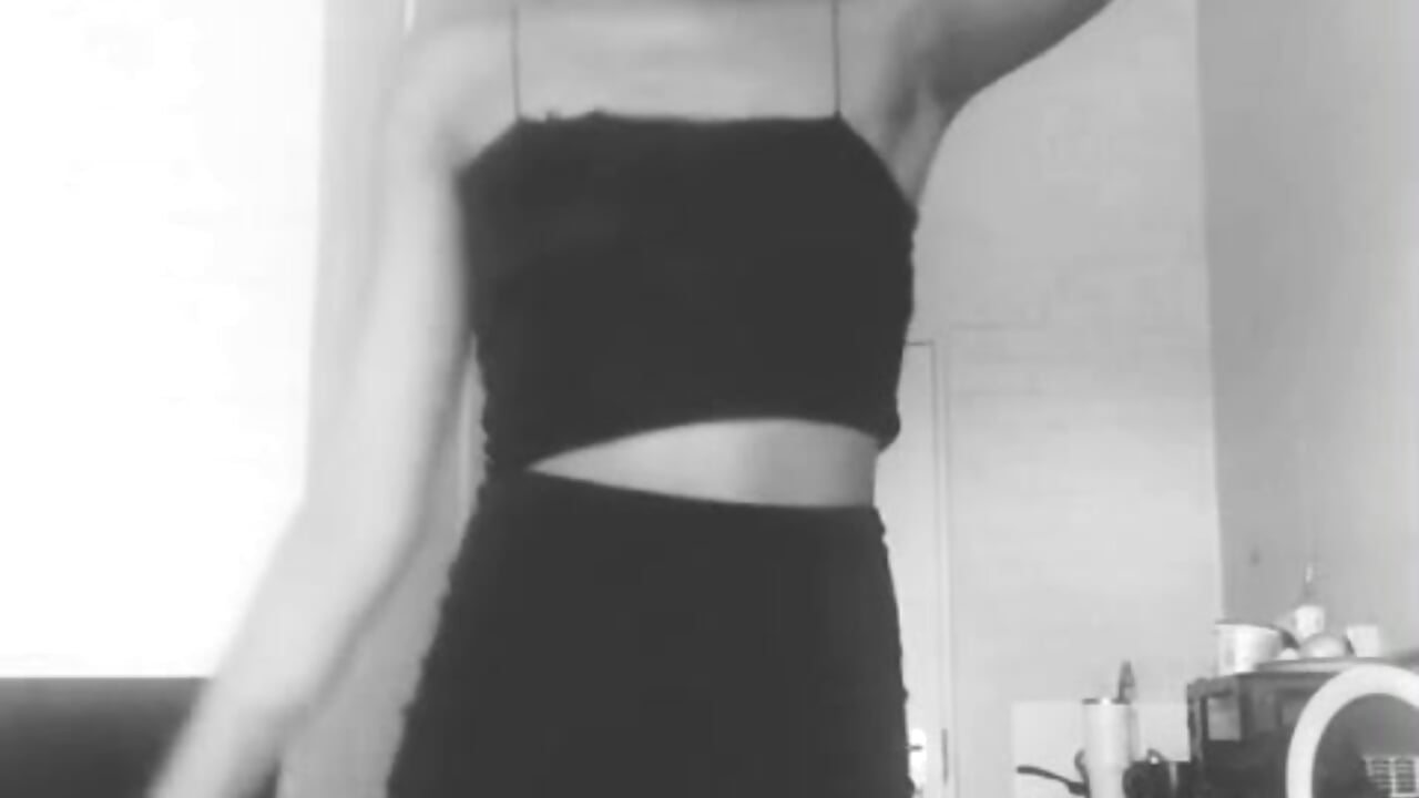 Feeling tipsy and sexy , sexy lil ass - video di _Kim_28 modella di cam