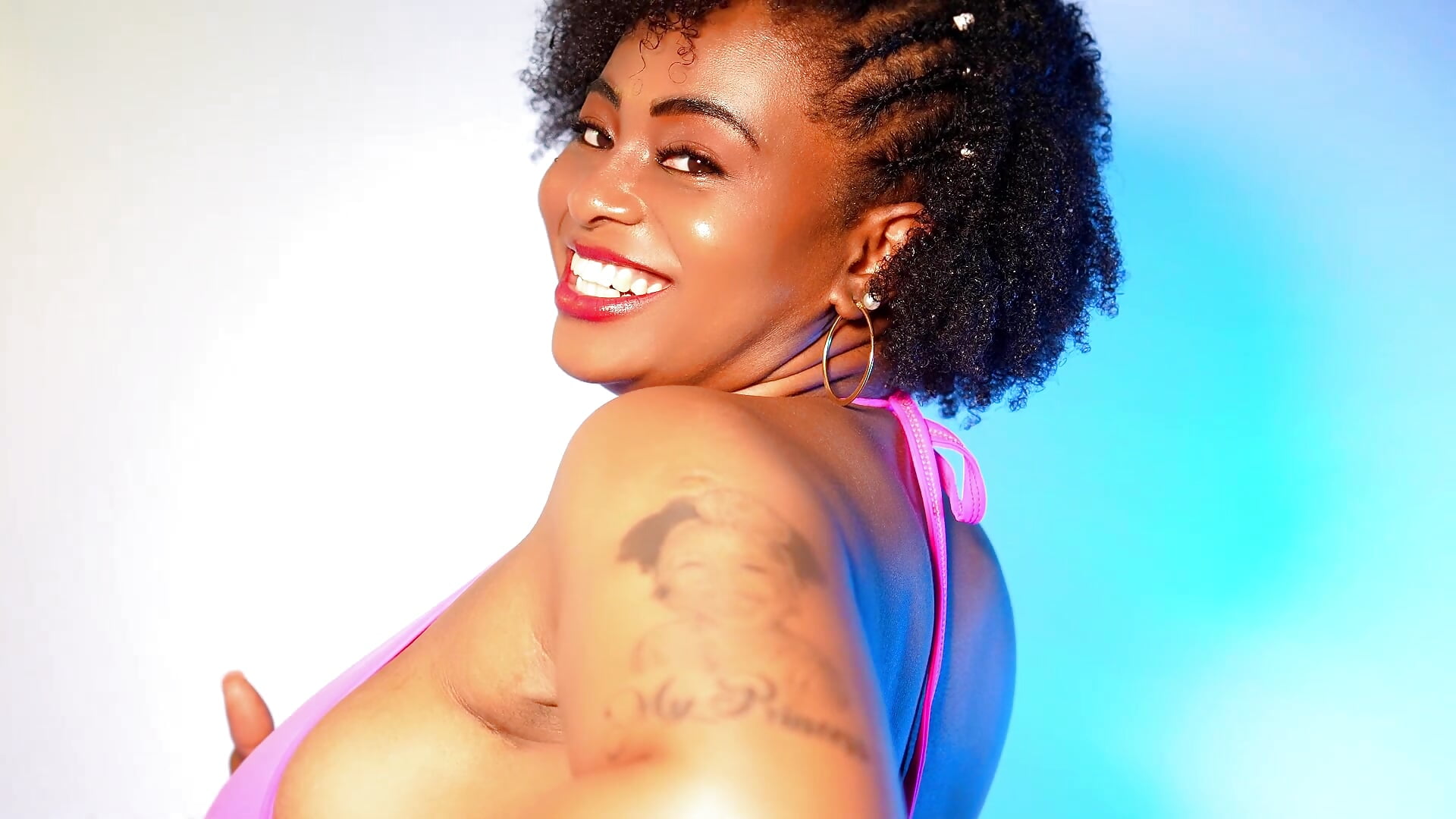 Welcome summer - video by TinaOlsens cam model