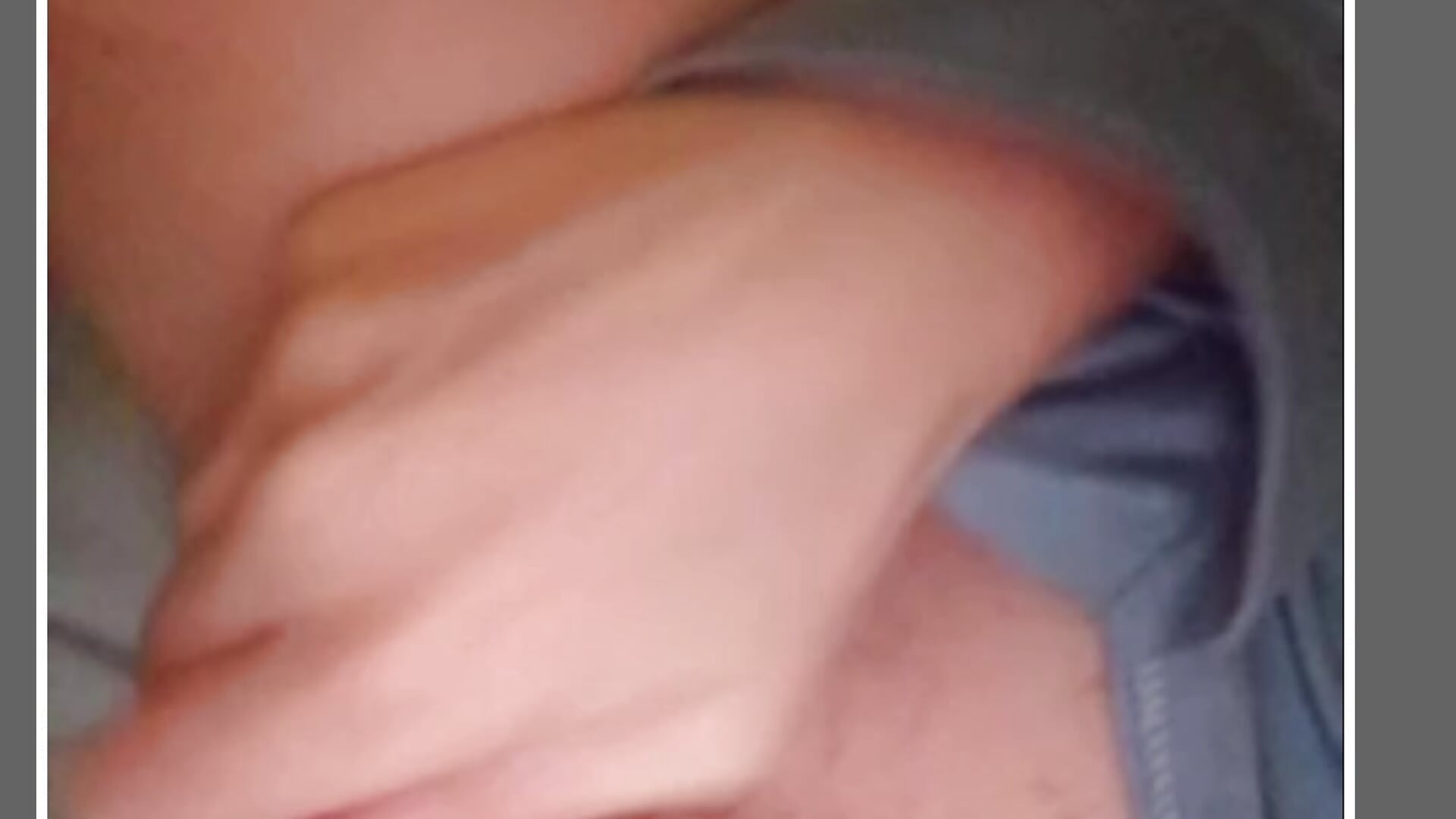 Abriendo mi coño con dildo pequeño – video od webkamerové modelky Hottiesophie