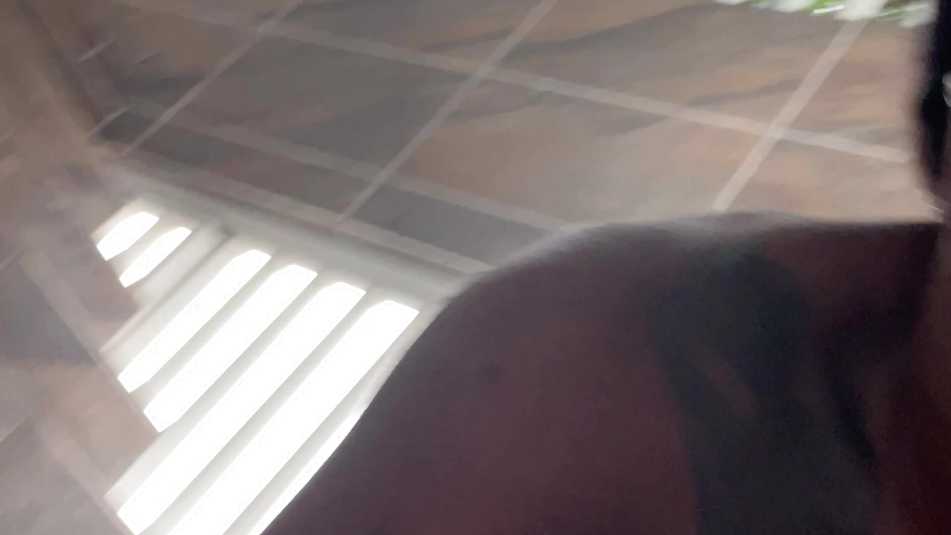 Neighbor door - video van Bustykeyla cam-model