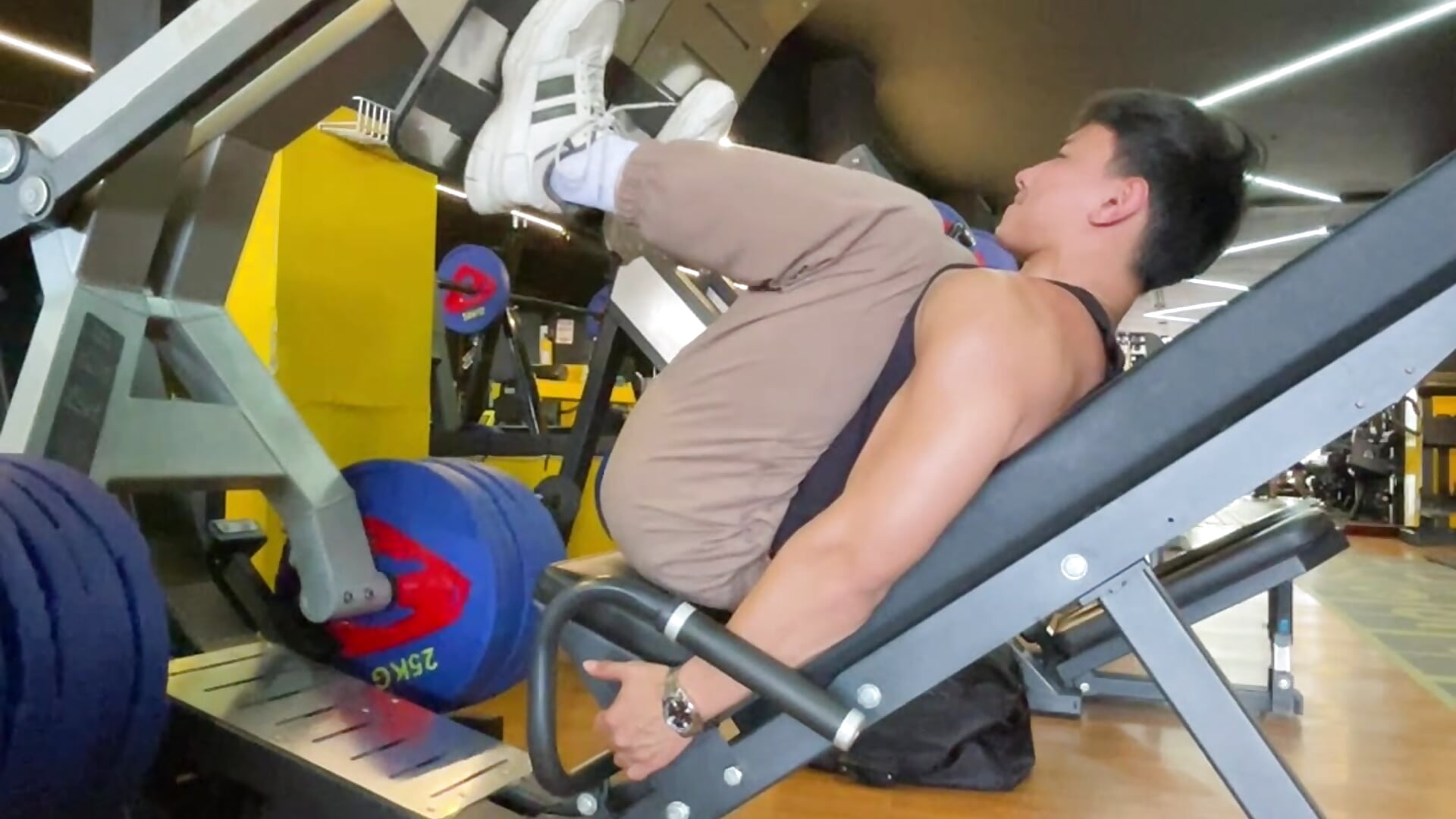 Leg Day 🔥 – video af DeusbelliS cam-model