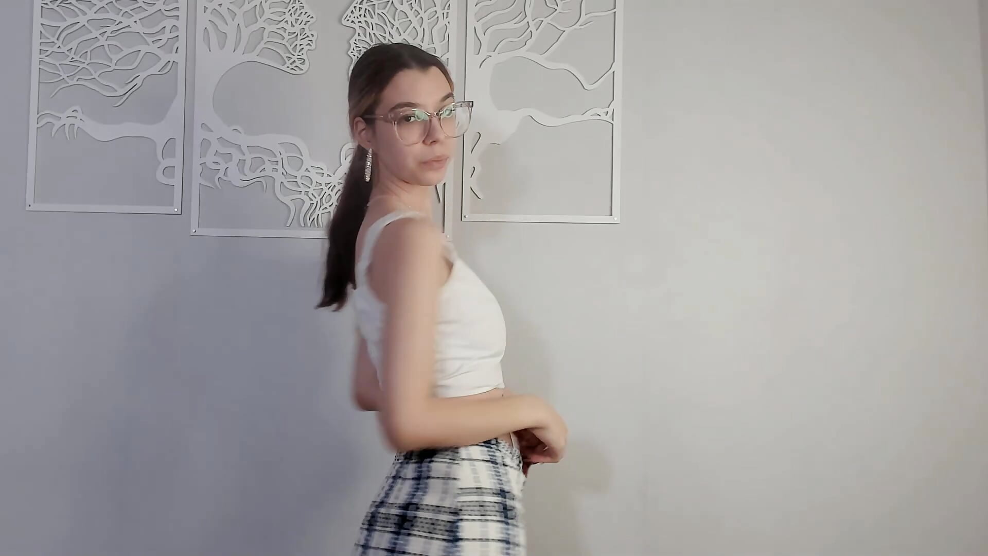 Hellow world - video by EsmeEngelby cam model