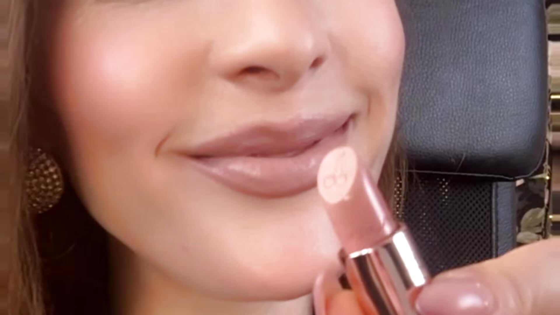 Mistress, lipstick and kisses👑💄💋 - วิดีโอโดย SofiaBimboss โมเดลแคม