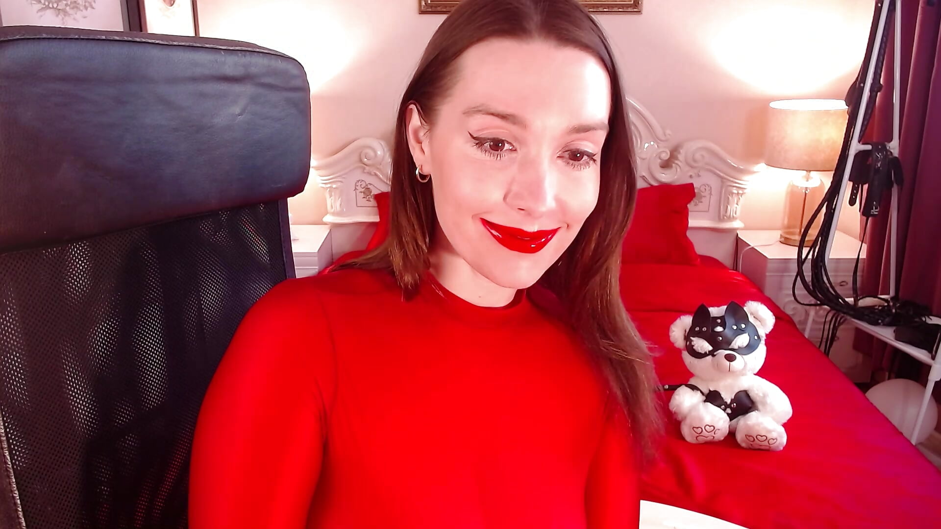 My new painting = my vibe. Fancy dress, me in the center, everyone else just admiring. Love it! 👑 - วิดีโอโดย SofiaBimboss โมเดลแคม