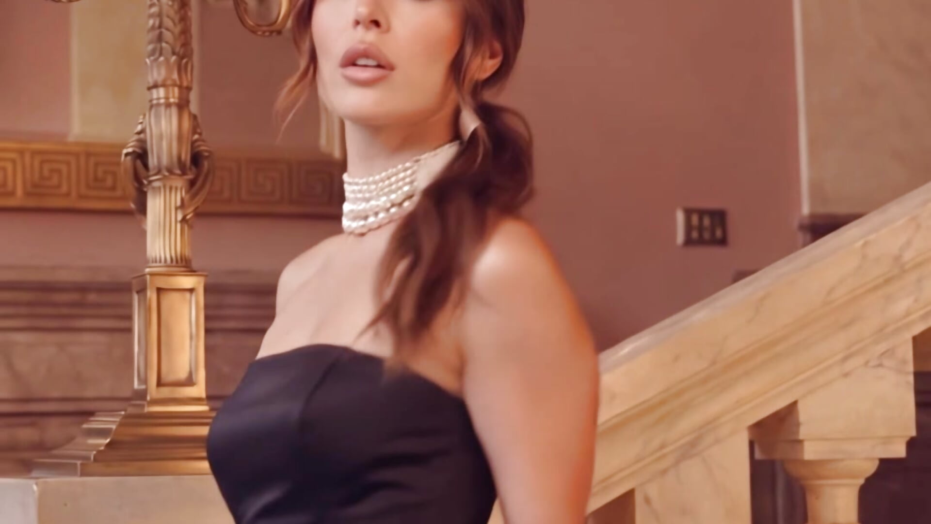 Princess vibe today 👑✨👠💋💕 - vídeo de la modelo de cam SofiaBimboss