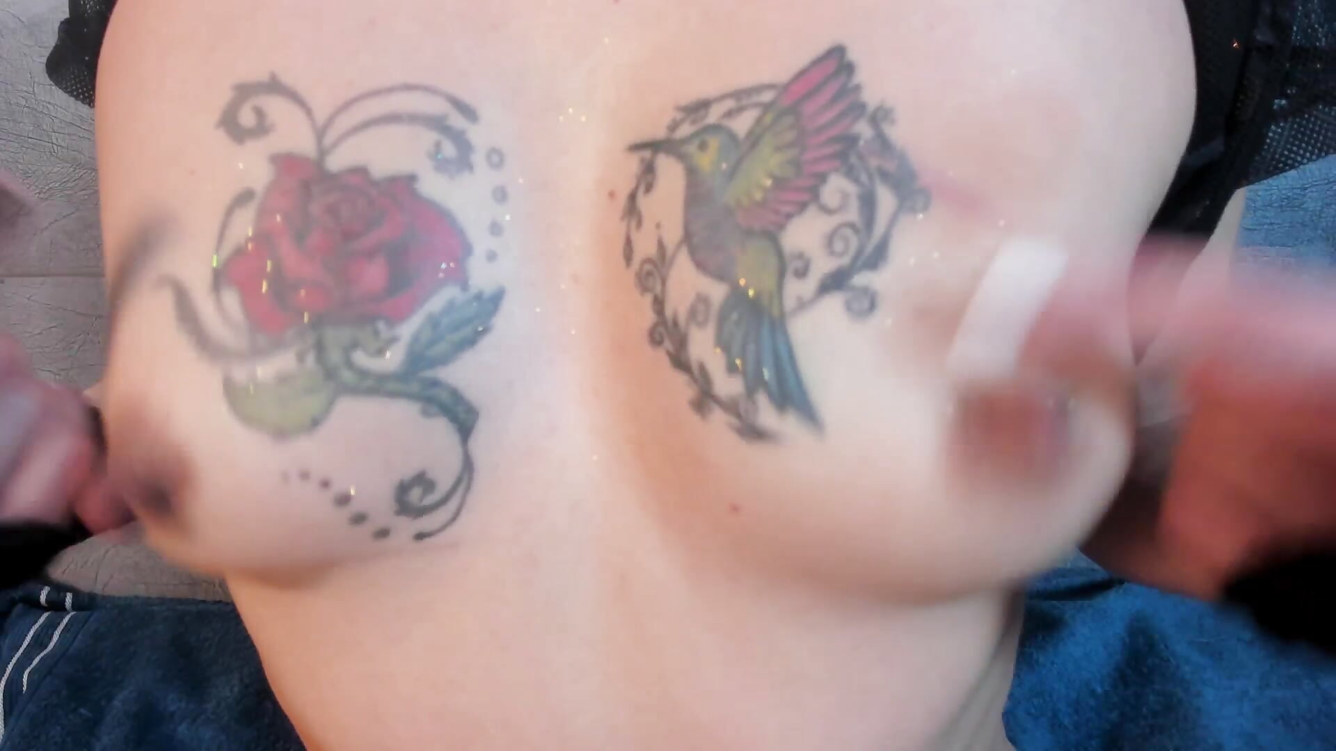 Look at my sweet boobs, you are waiting for someone to try them - video by samanthajonexxx cam model