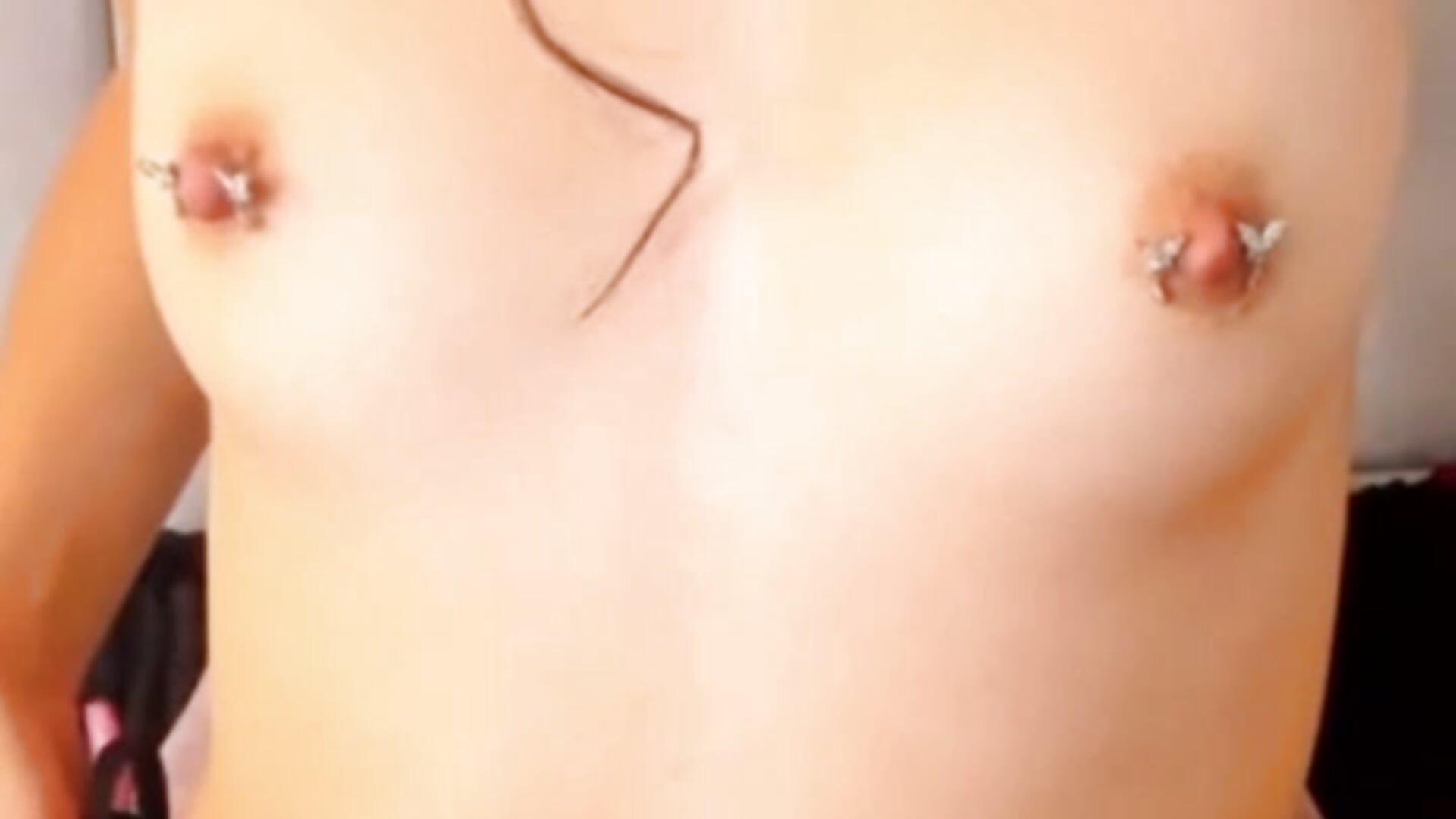 My tits adorned with my piercings! 🍒 - video di Anya_Belth modella di cam