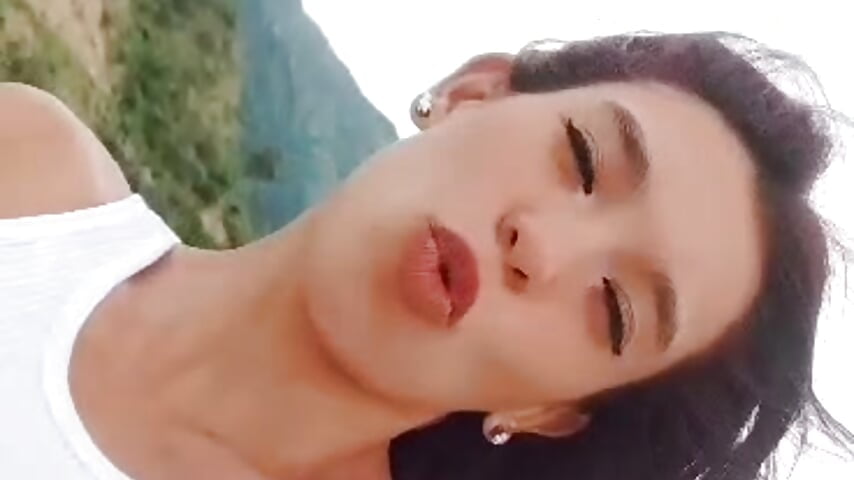 Happy with this breeze and wonderful view - video by CindyMosk cam model