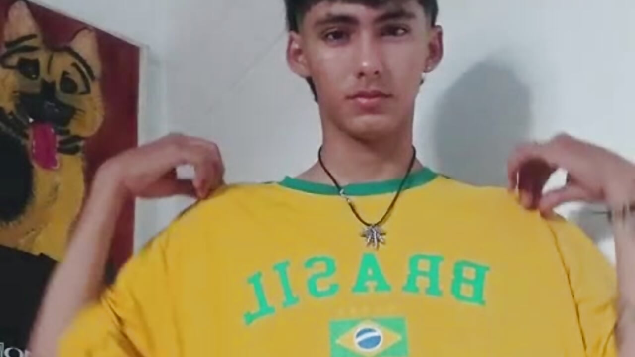 me :) - video by yiisu_ cam model