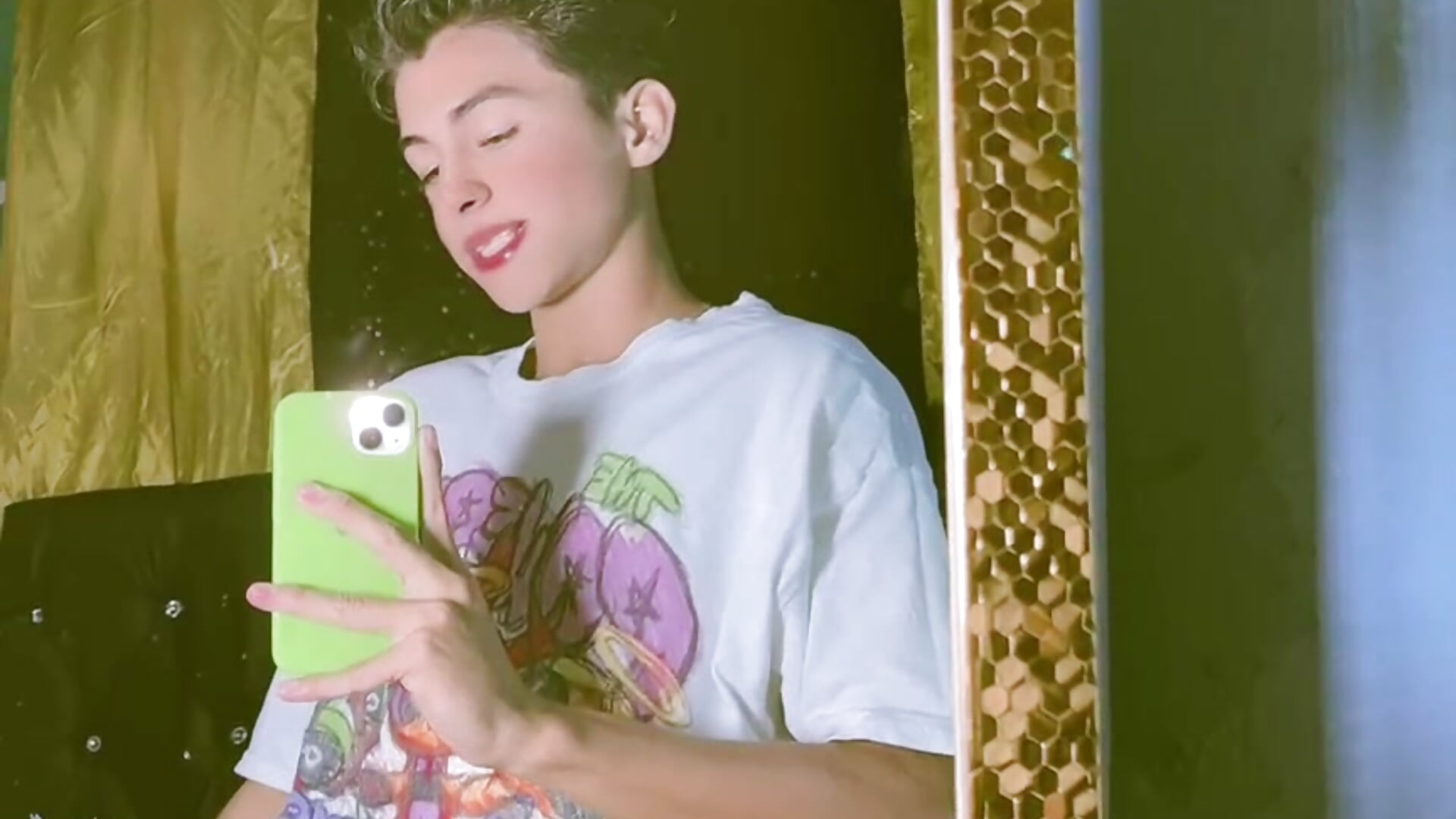 VID-20250427-WA0014 - video by chris_mattew cam model