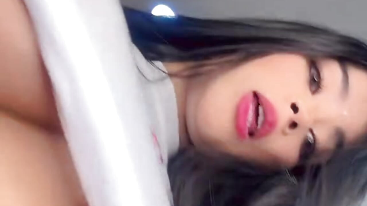 🥵🍒 — filmik SelenaStonne, modela(-lki) na kamerkach