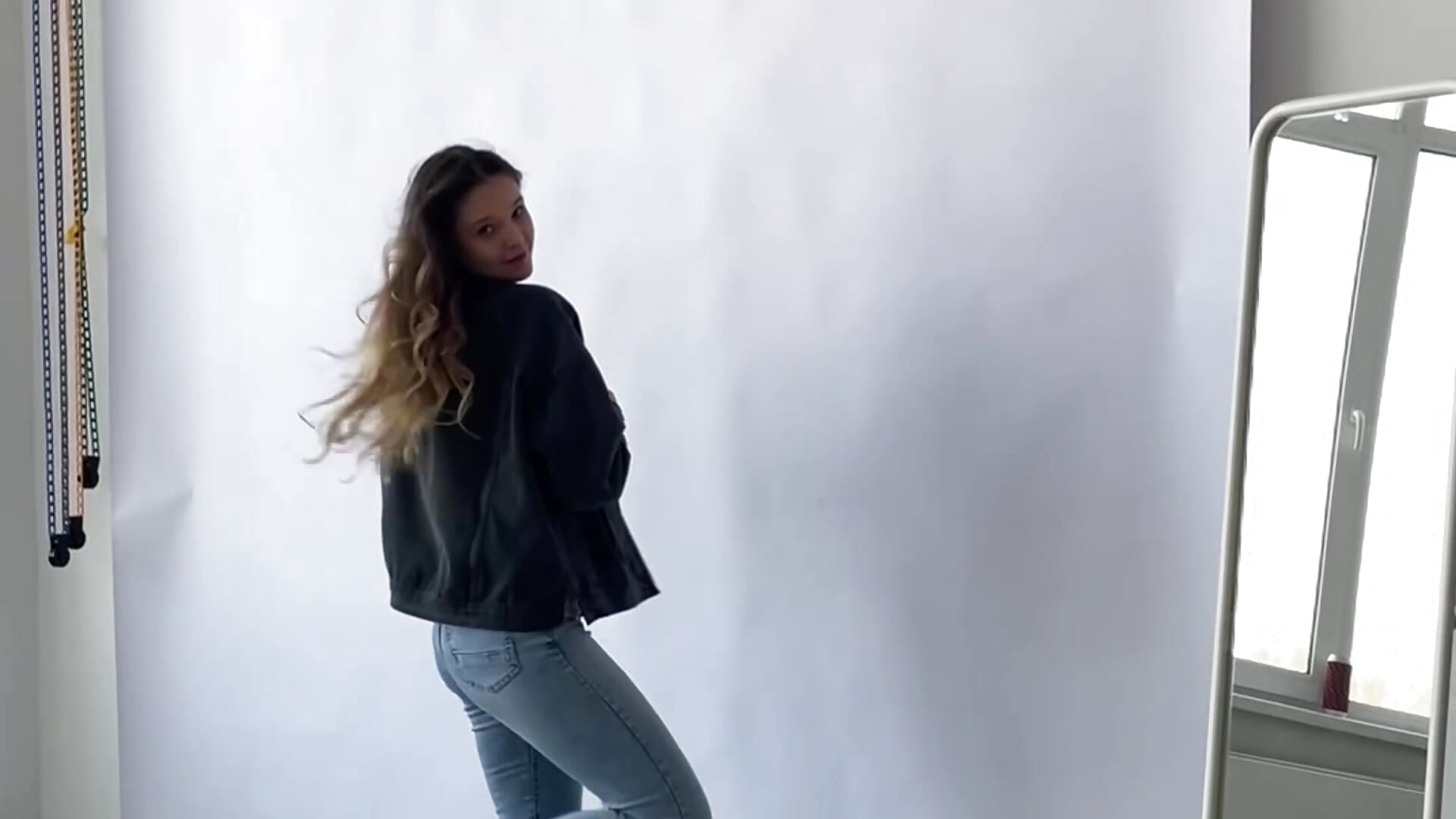 :3 - video by CuriousEnough cam model