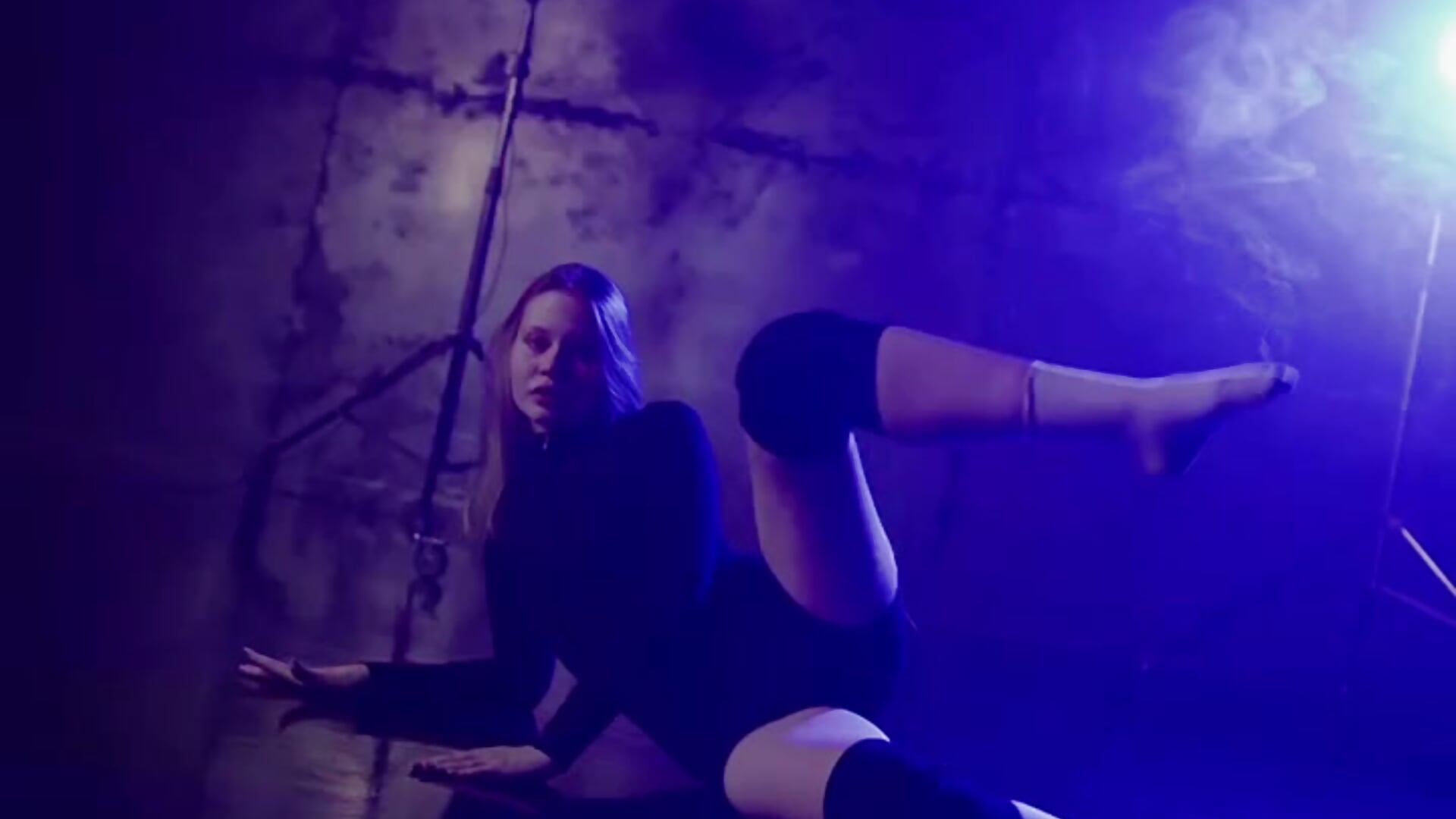 my sexy dance - video by Wendy_228 cam model