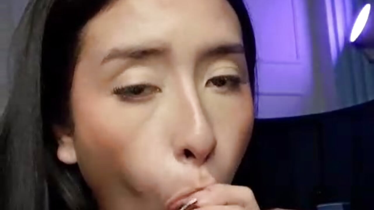 Wouldn't you like it to be your dick? 🥵🍆－カメラキャストのSarahMiler_の動画