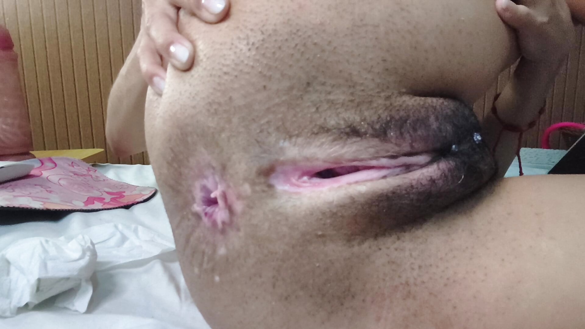 Cuzinho arrombadinho rosa piscando bem aberto com as preguinhas inchadas - video by AnaLuxJulia cam model