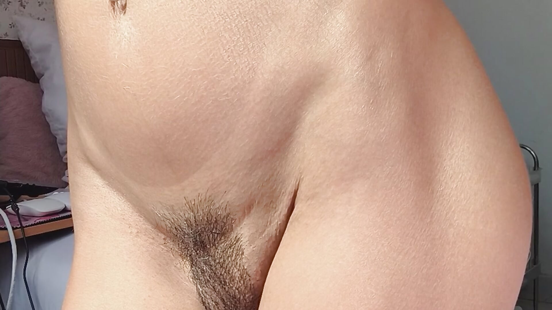 Flash da buceta peluda - vidéo du modèle de showcams AnaLuxJulia