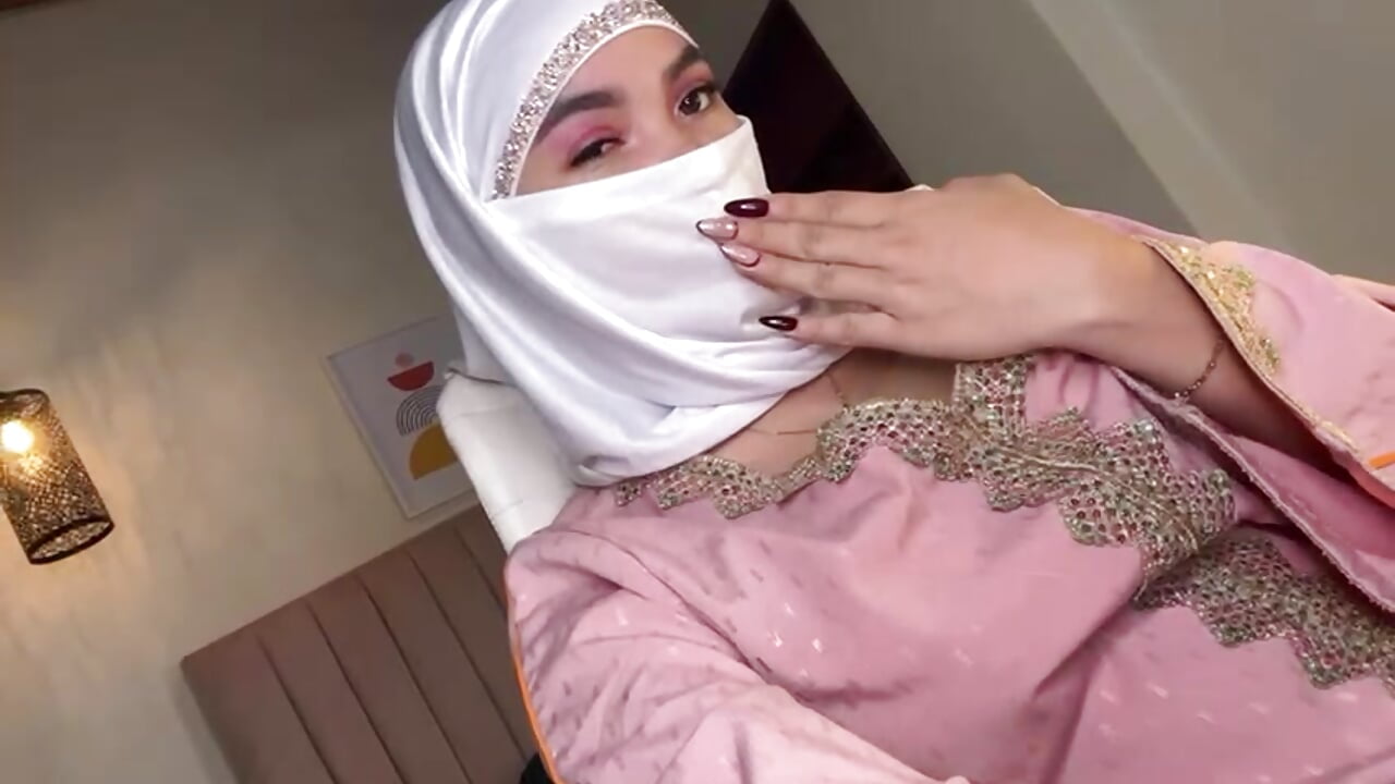 sexy arab - video by Yara_Rubab cam model