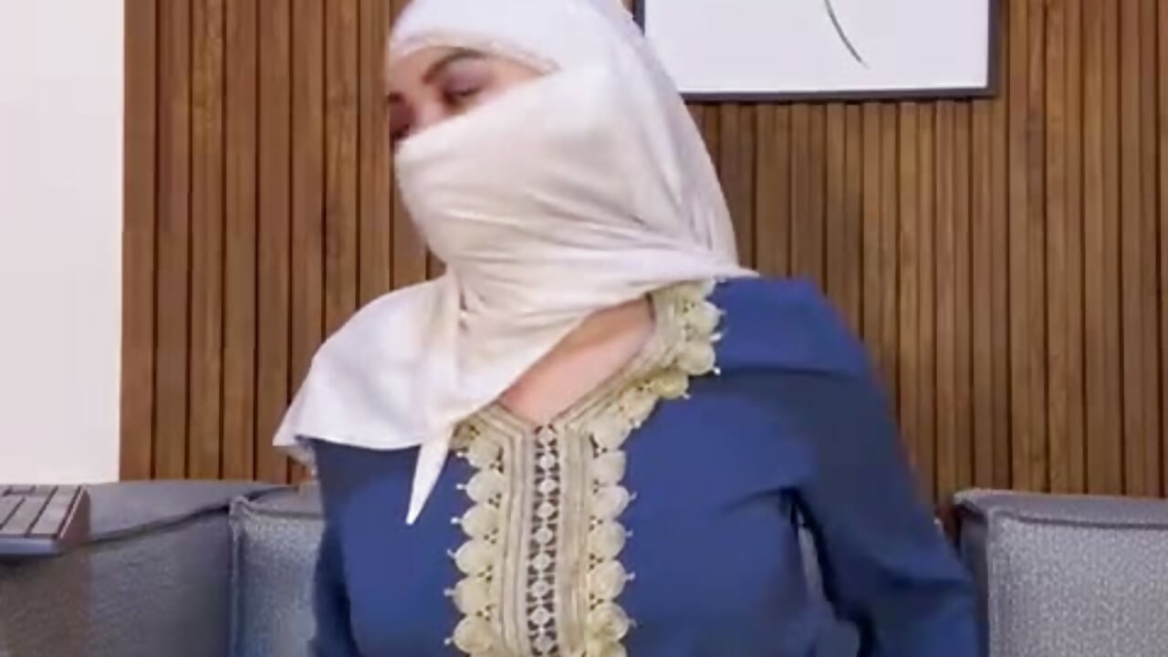 I’m not saying I’m being naughty… but I’m not denying it either 👀 - video by Yara_Rubab cam model