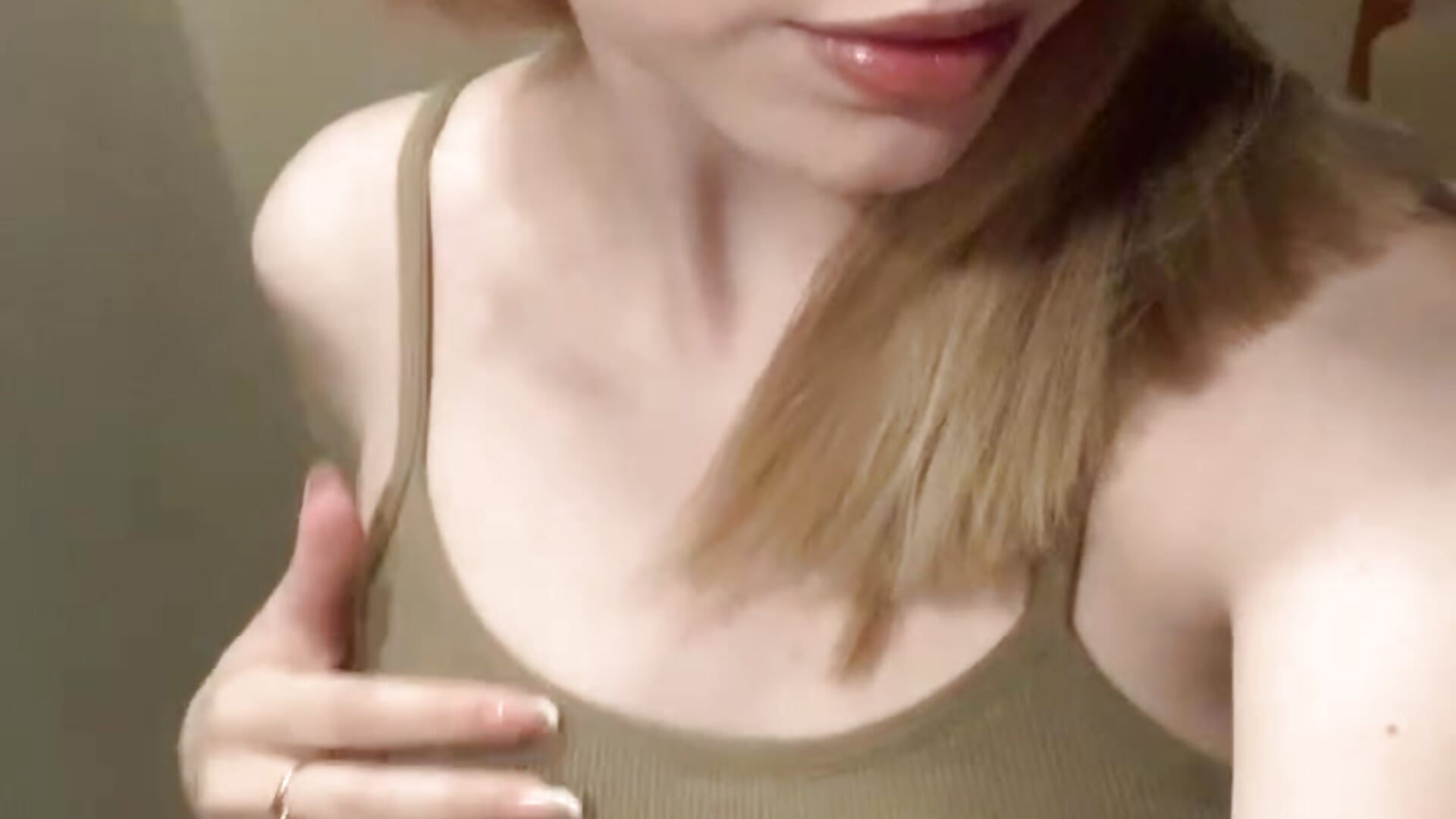 Business mode: activated - clip cu VeronaBench model videochat