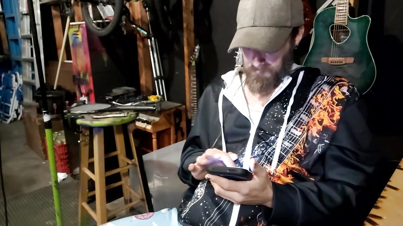 [8 Oct 01:11] Public Show - video by thejuicybacon cam model