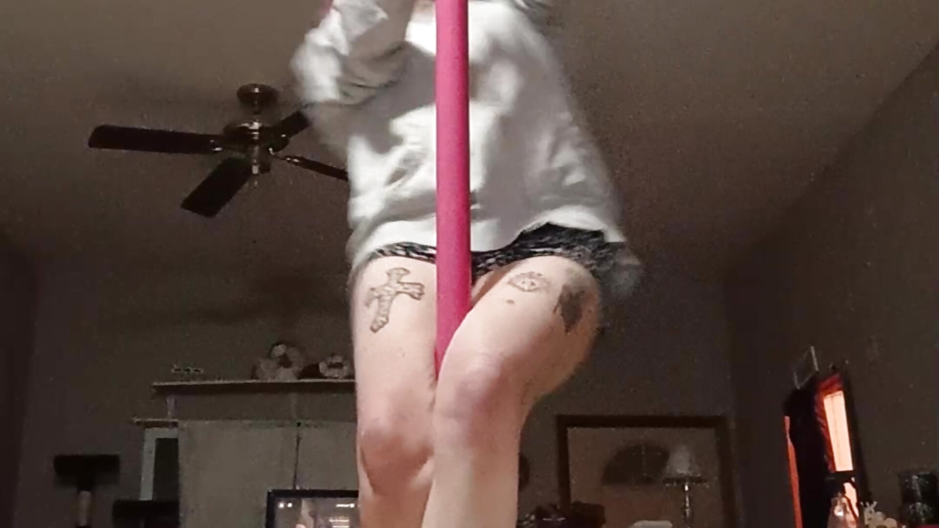 Pole work 💪 - video của người mẫu cam Kush_coma