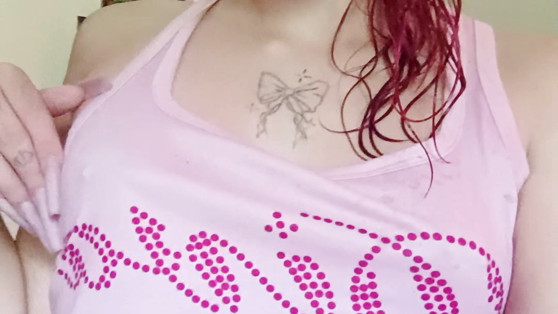 Outfit - video của người mẫu cam Kush_coma