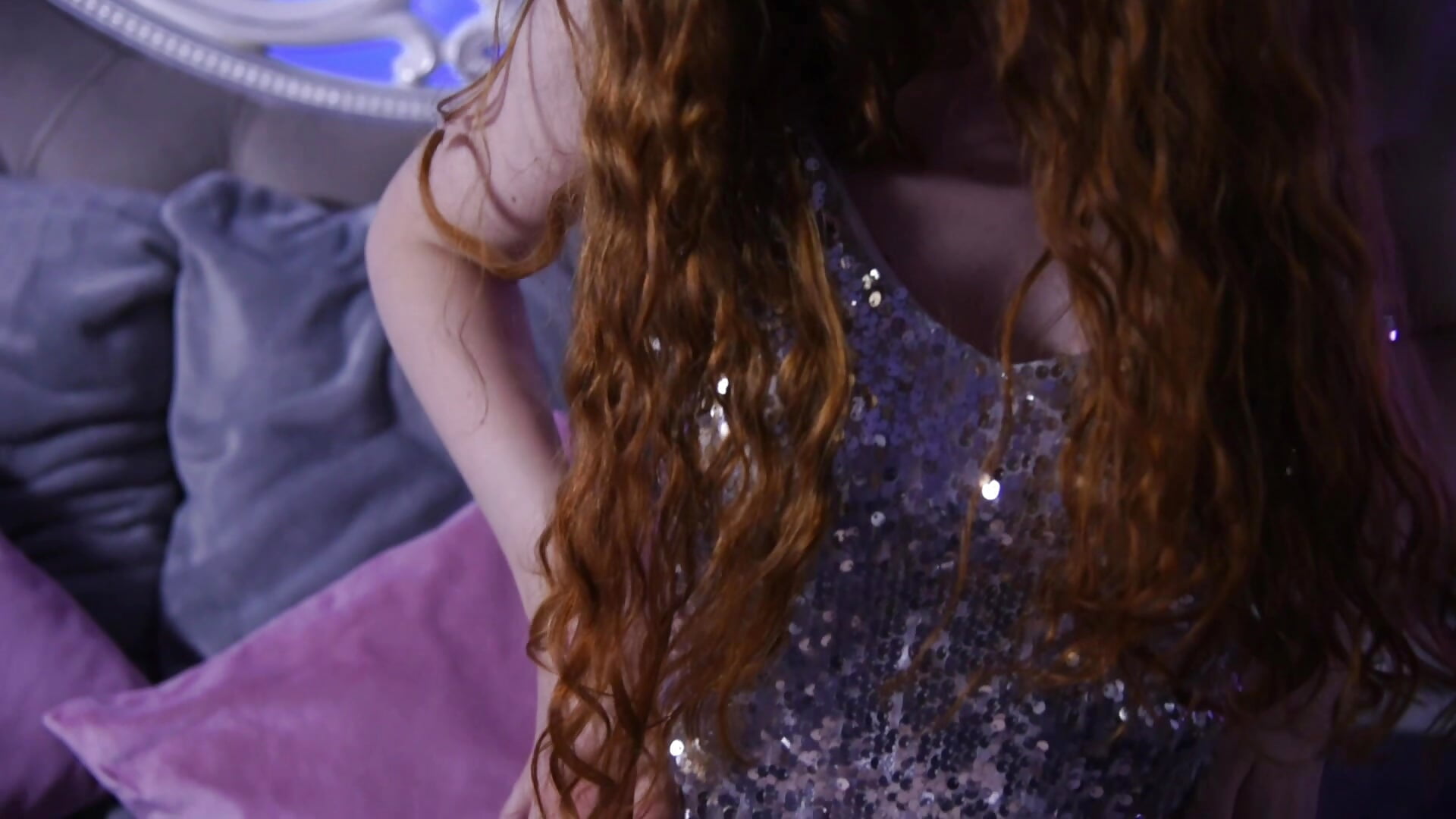 shines✨ - video by SaraMoor cam model