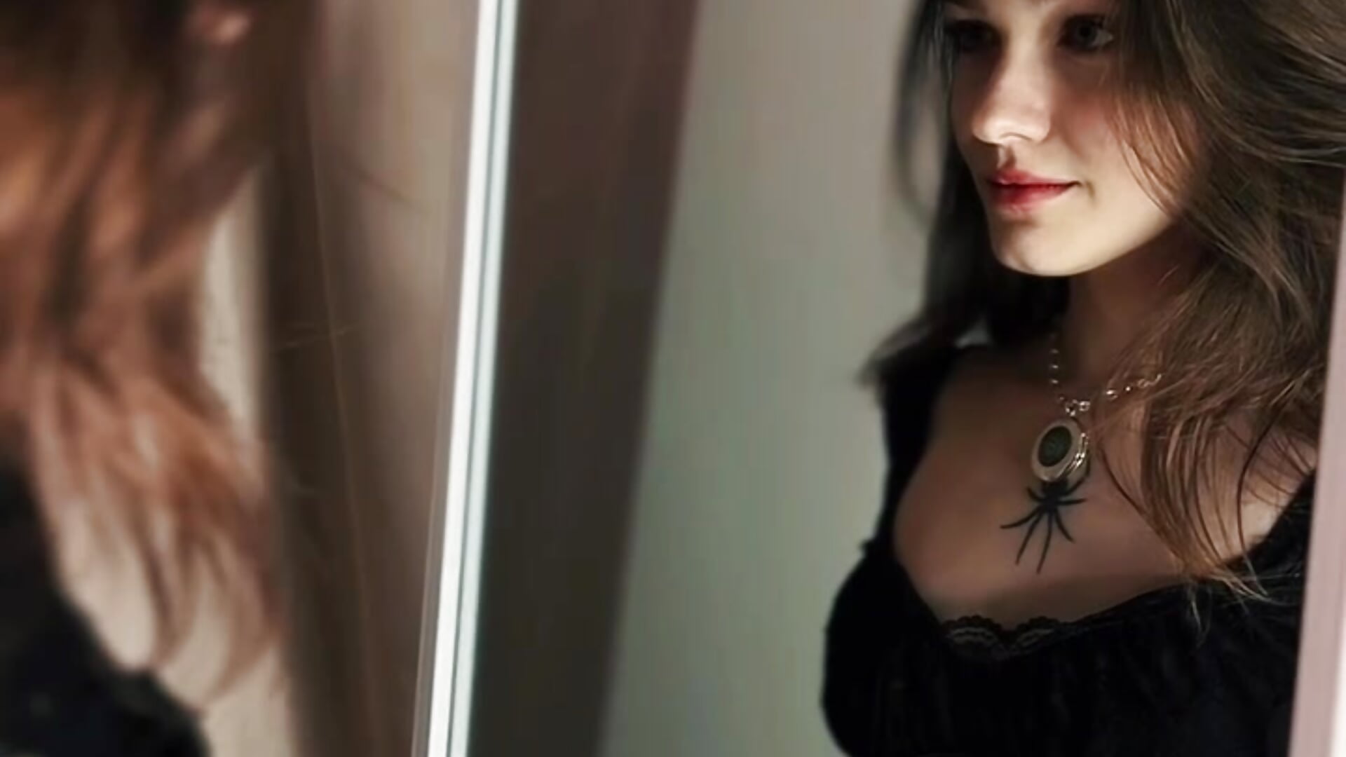 In thrall to her beauty👑 - video van MichelleRoux cam-model